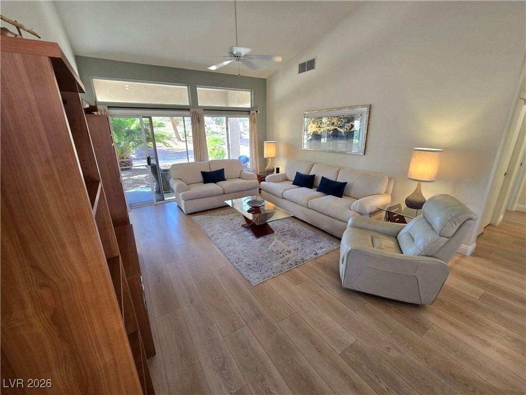 10105 Hunter Springs Dr - Photo 3 of 30