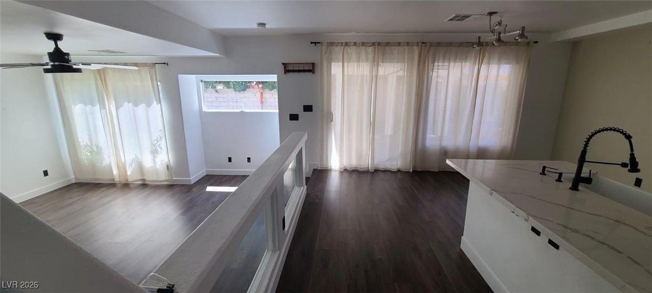 8709 Autumn Wreath Ave - Photo 5 of 50