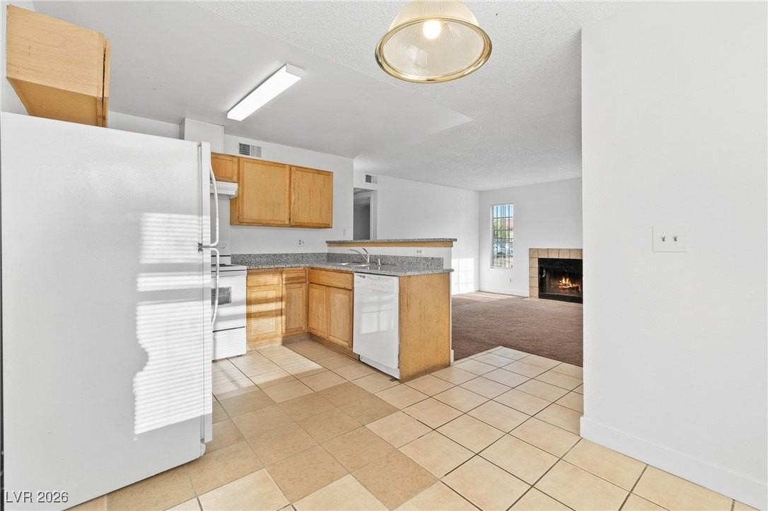 2685 Jennydiane Dr #B - Photo 5 of 17