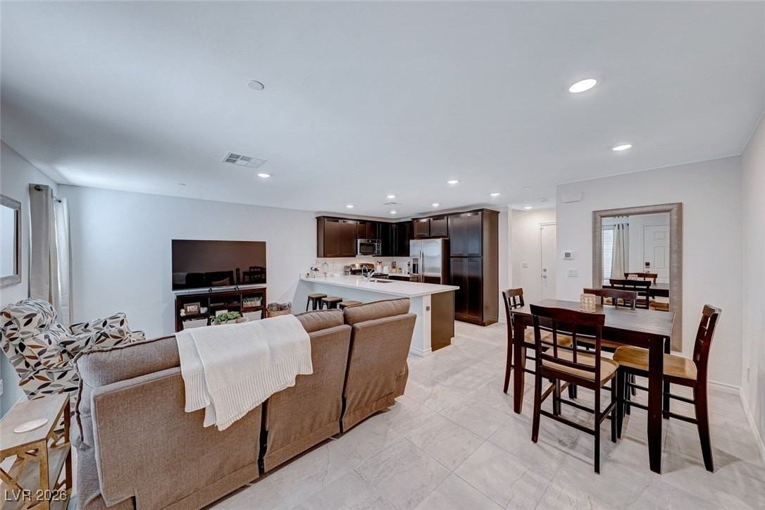 10715 Bendmore Ct - Photo 4 of 39