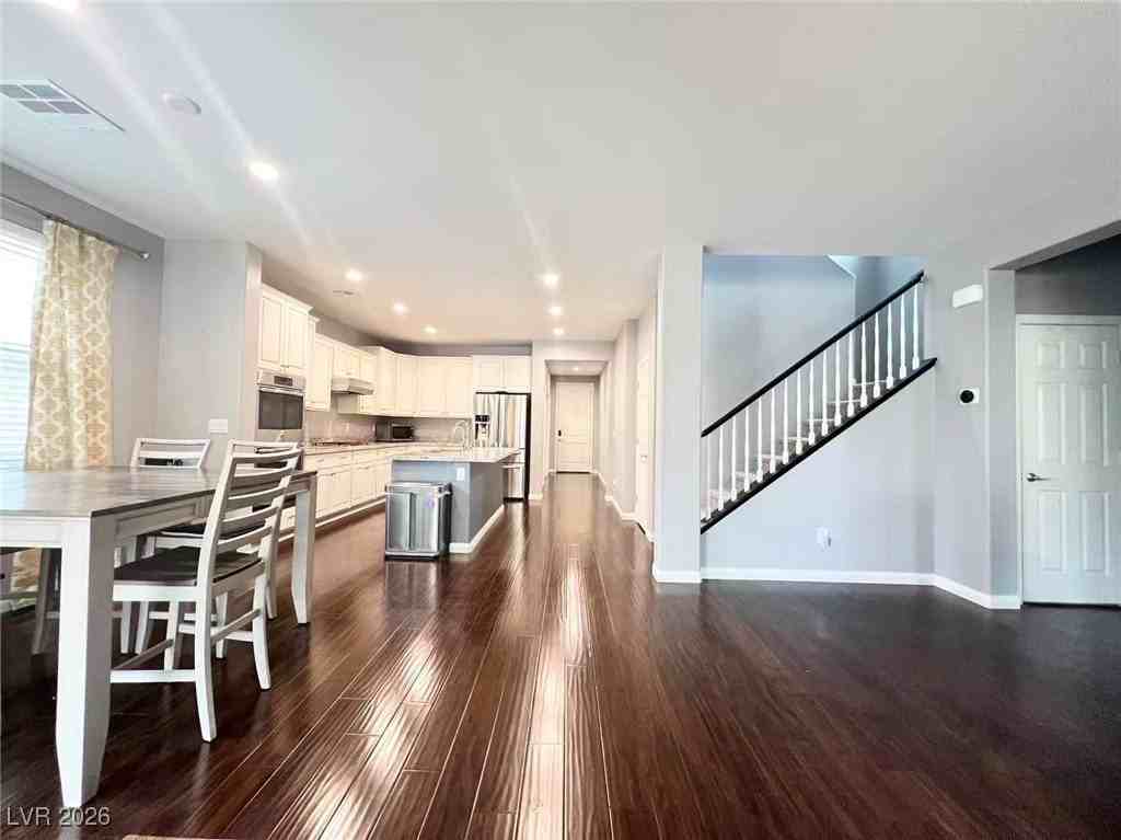 12310 Sandy Peak Ave - Photo 7 of 38