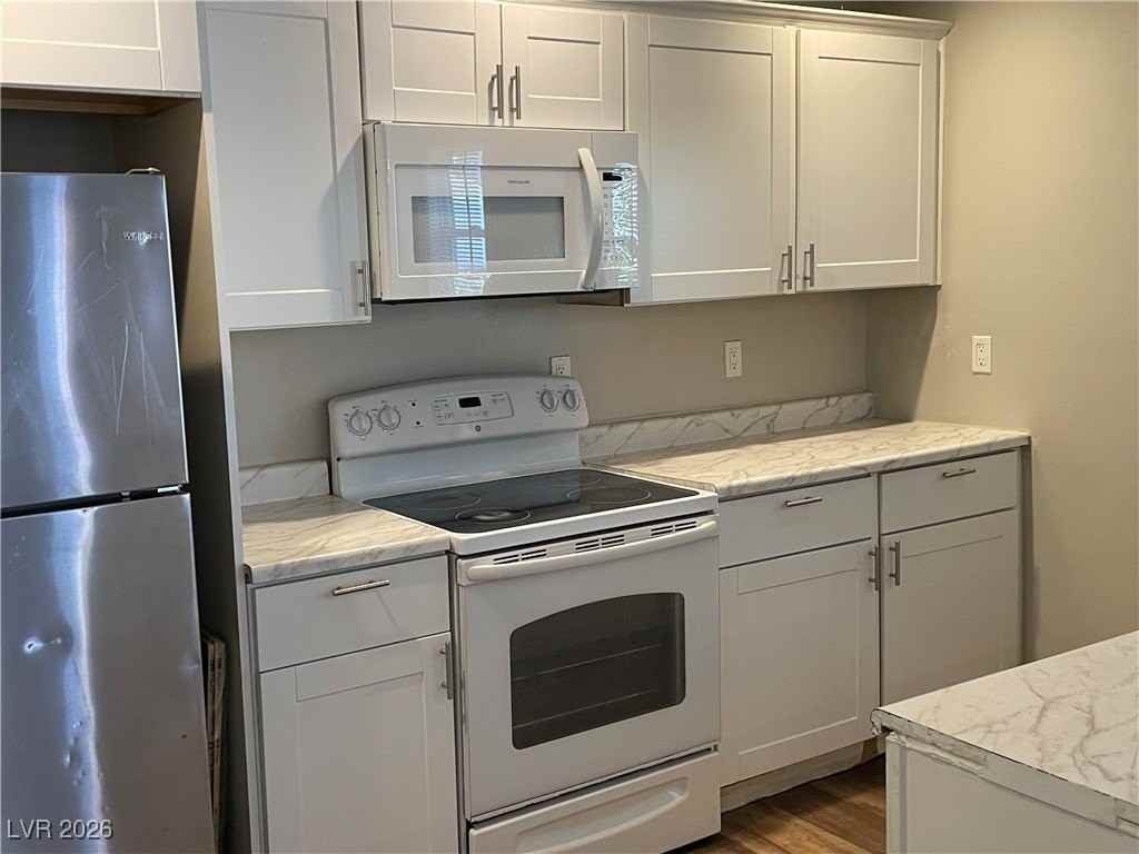 2010 Fairfield Ave - Photo 4 of 10