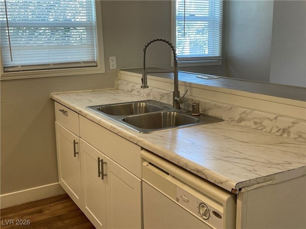 2010 Fairfield Ave - Photo 5 of 10