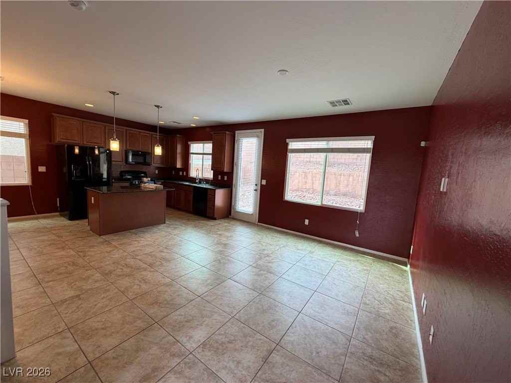 7341 Chesapeake Cove St - Photo 4 of 33