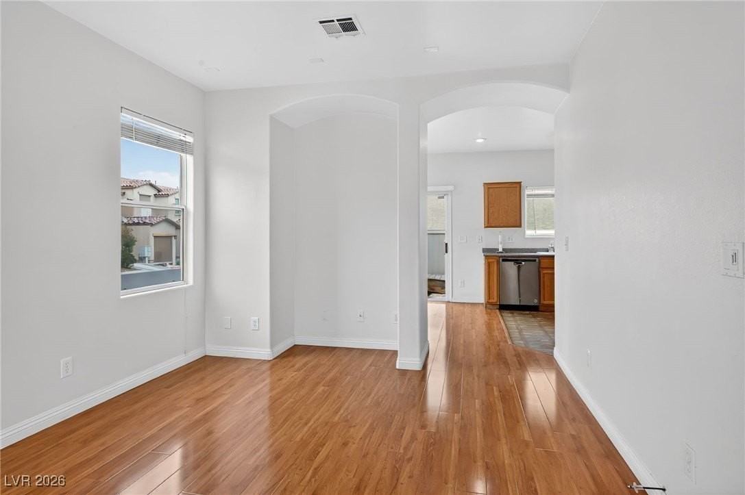 8038 Kings Ransom St - Photo 4 of 38