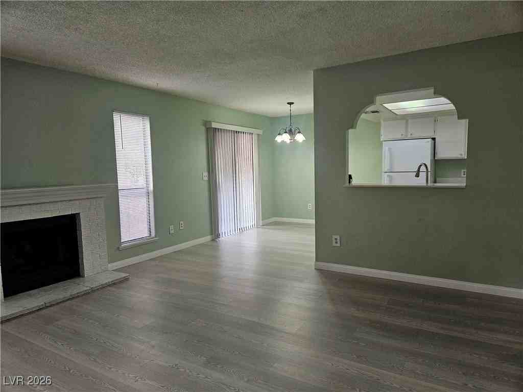 4752 Obannon Dr #B - Photo 5 of 45