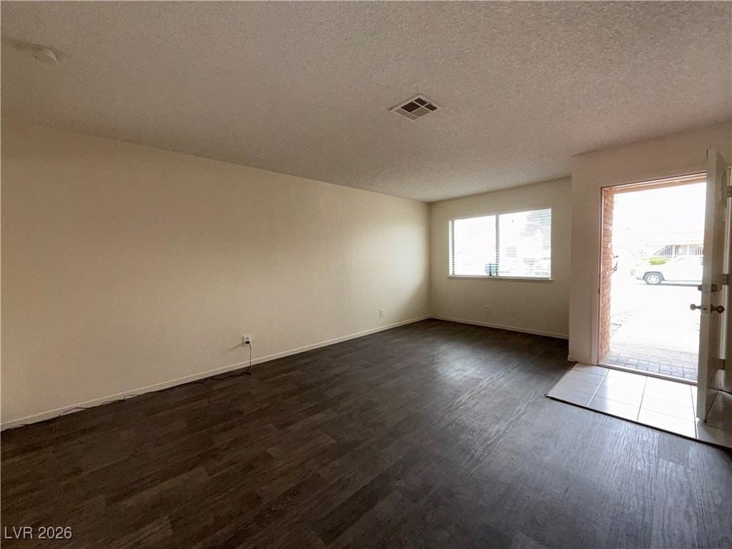 6321 Cambria Ave - Photo 3 of 18