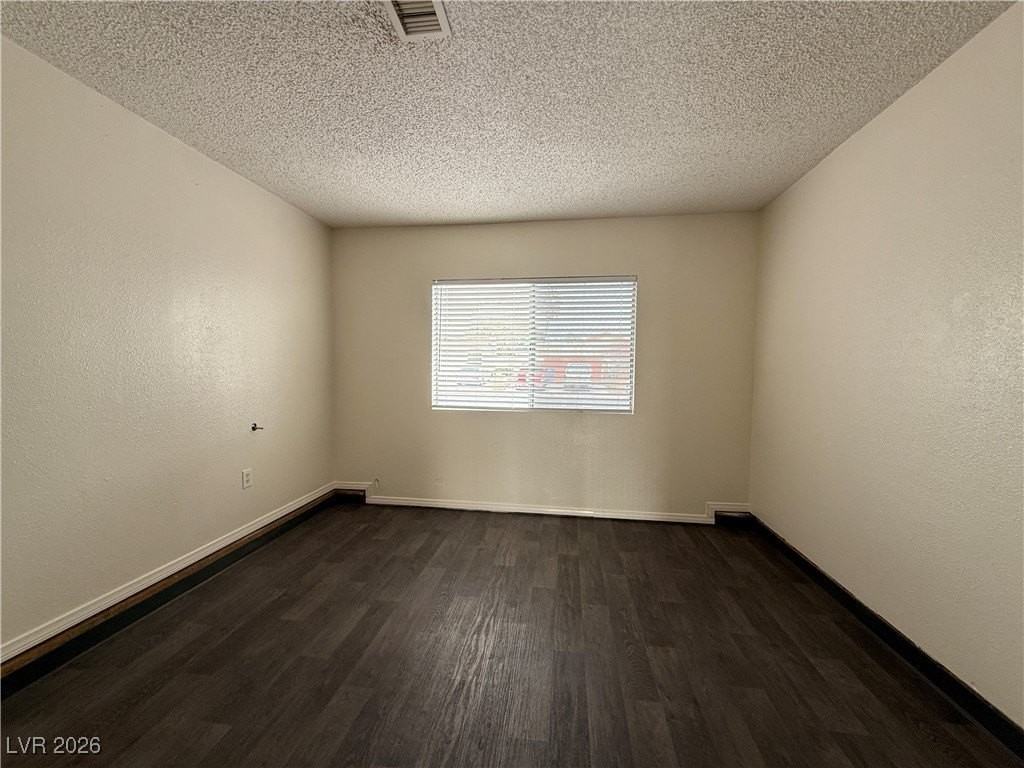 6321 Cambria Ave - Photo 7 of 18