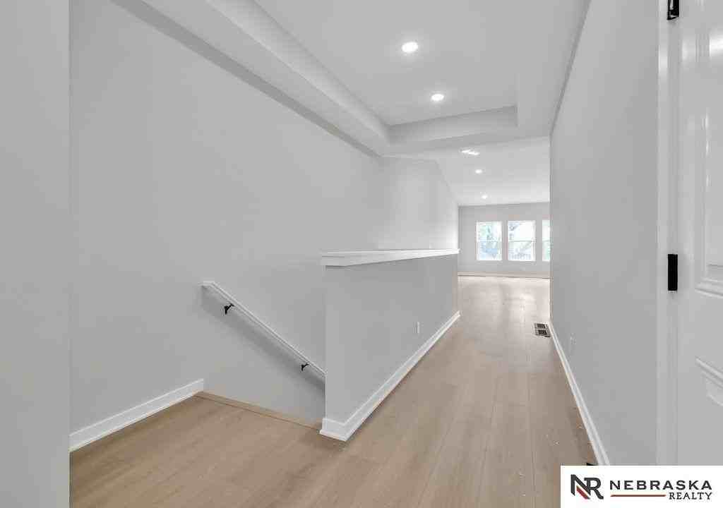 11020 S 97th St - Photo 3 of 41