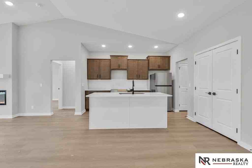 11020 S 97th St - Photo 6 of 41