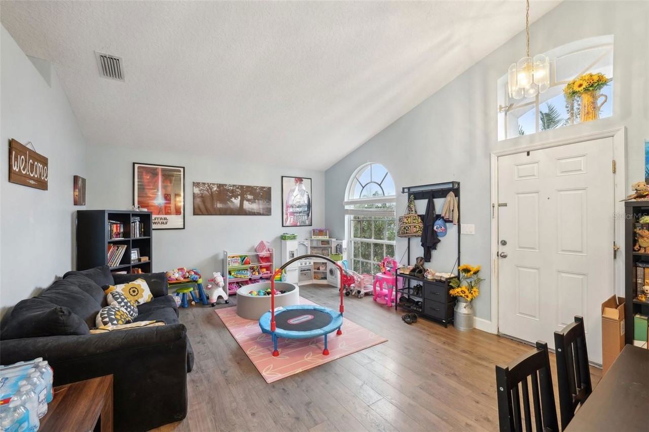 6325 Chapel Pines Blvd - Photo 2 of 8