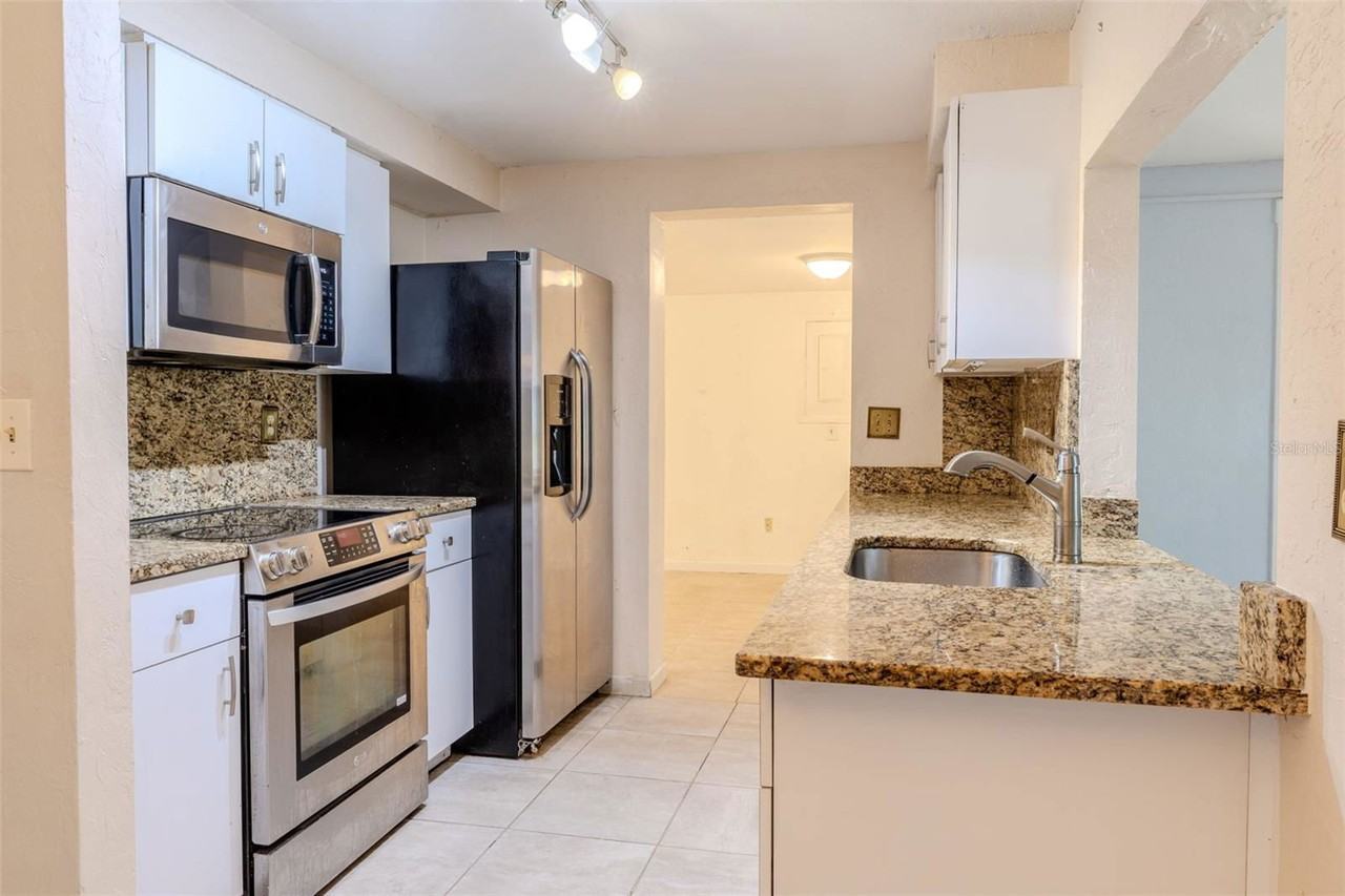 1259 41st St - Photo 2 of 8