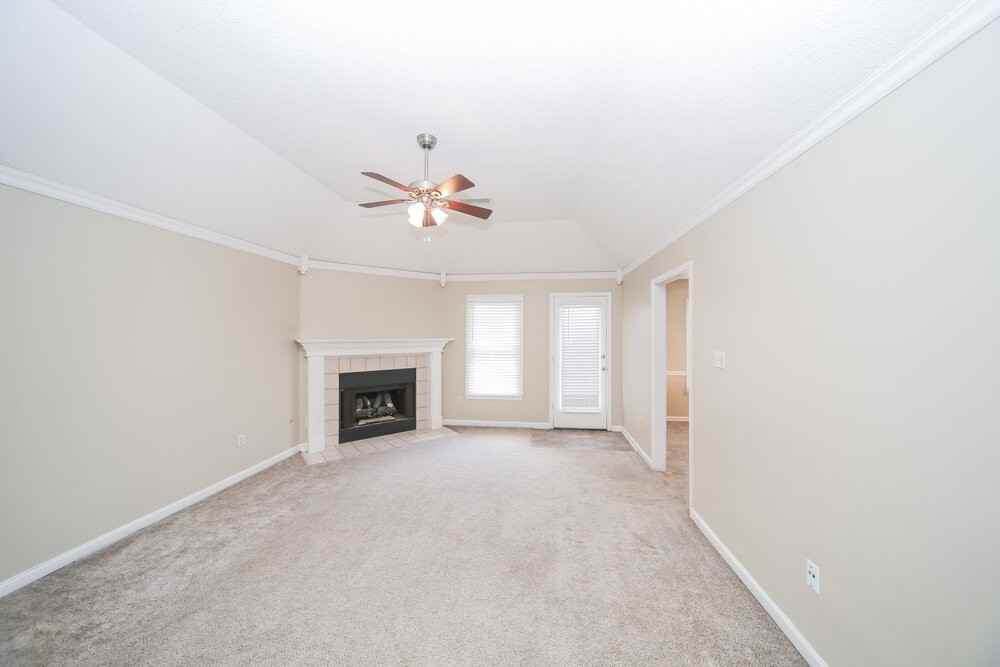 5495 Philgrove Way - Photo 4 of 16