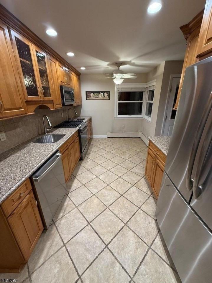 2500 Verona Ave - Photo 3 of 11