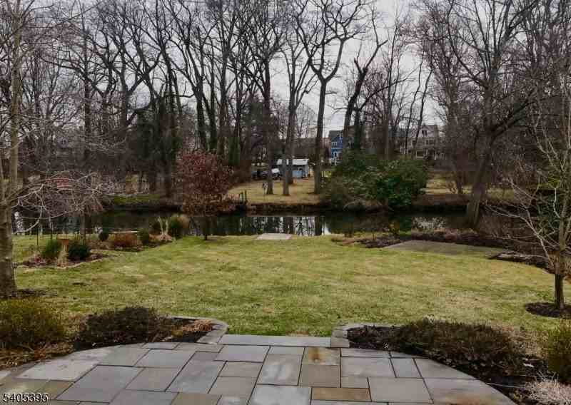 12 Central Ave - Photo 2 of 14