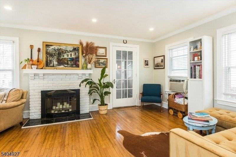 398 Elmwood Ave - Photo 3 of 28