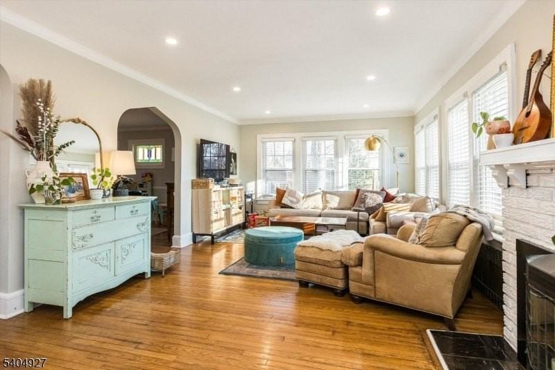 398 Elmwood Ave - Photo 5 of 28