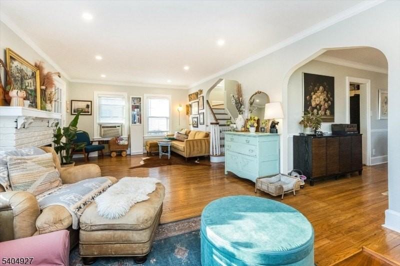 398 Elmwood Ave - Photo 7 of 28