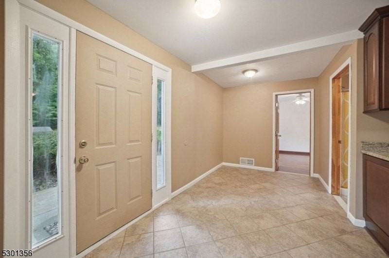 129 Camp Trl - Photo 4 of 15