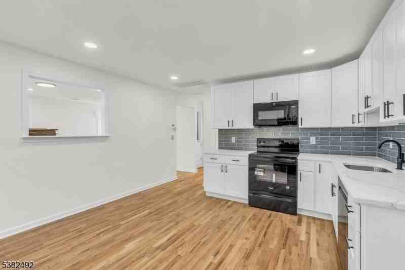 55 Orchard Dr - Photo 5 of 21