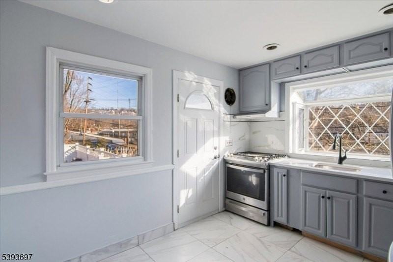 301 Riverview Rd - Photo 2 of 33