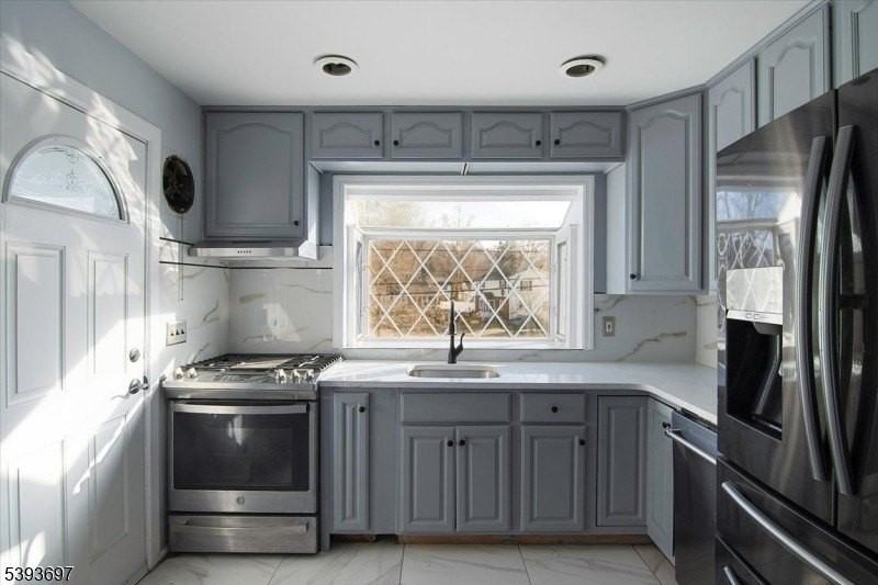 301 Riverview Rd - Photo 3 of 33