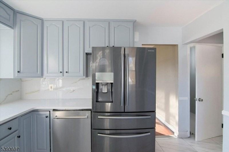 301 Riverview Rd - Photo 5 of 33