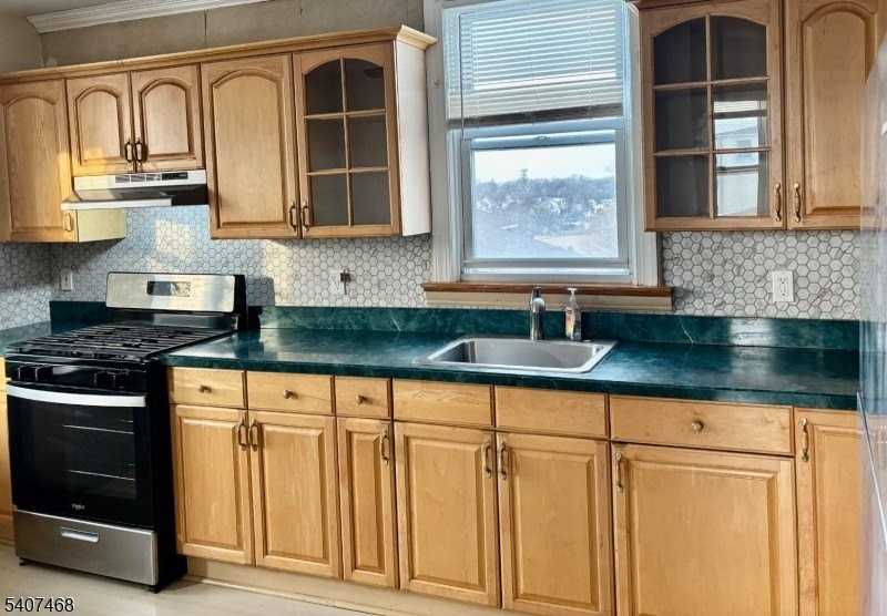 35 Witherspoon St #2 - Photo 2 of 9