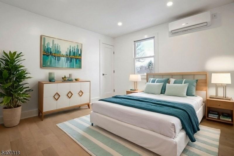 554 Hort St 2nd Fl - Photo 2 of 19