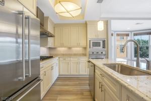 featured image of 40 W Park Pl Apt 412 #412