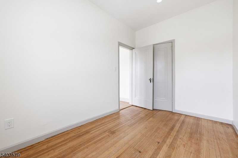 265 N 17th St #2L - Photo 2 of 9