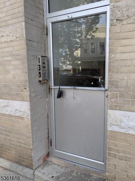 139 9th St #3 - Photo 2 of 18