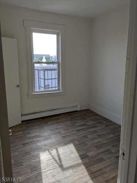 139 9th St #3 - Photo 4 of 18