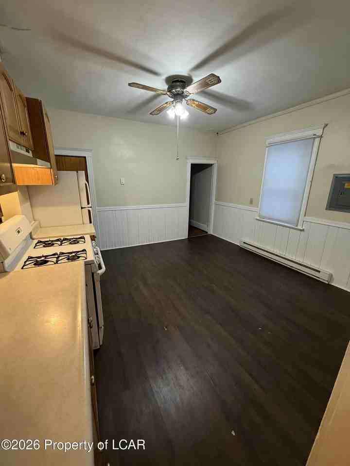 465 2nd St - Photo 5 of 13