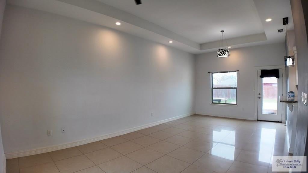 158 Palace Ave - Photo 4 of 21