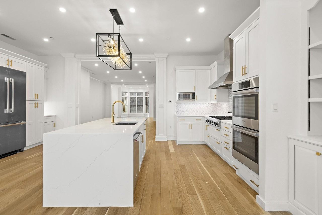 16 Regency Pl #16 - Photo 6 of 22