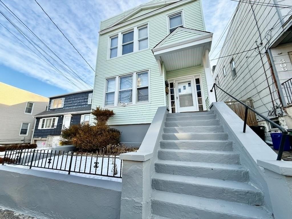 308 Pearsall Ave - Photo 2 of 19