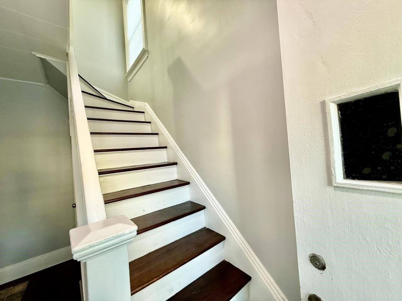 308 Pearsall Ave - Photo 4 of 19