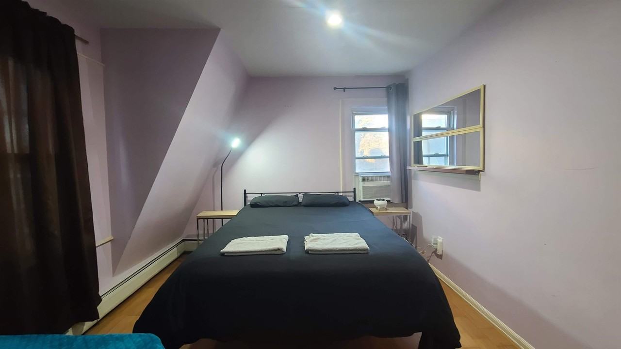 42 49th St #3R - Photo 2 of 16