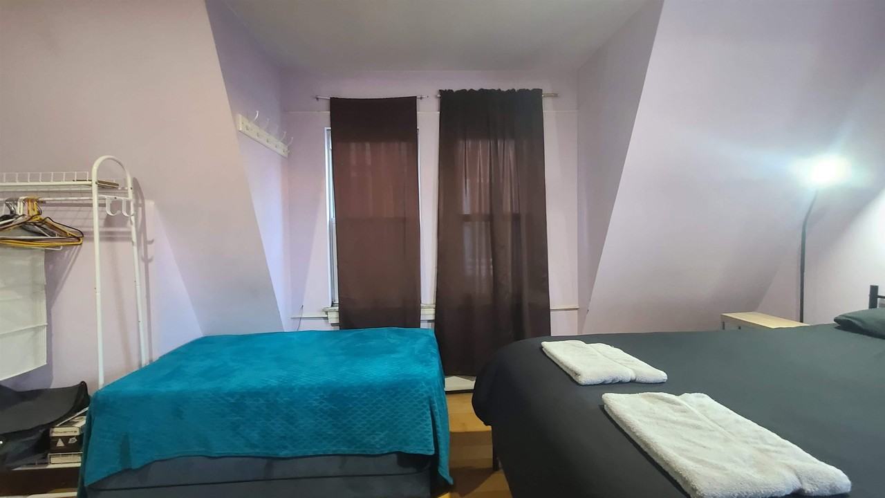 42 49th St #3R - Photo 3 of 16