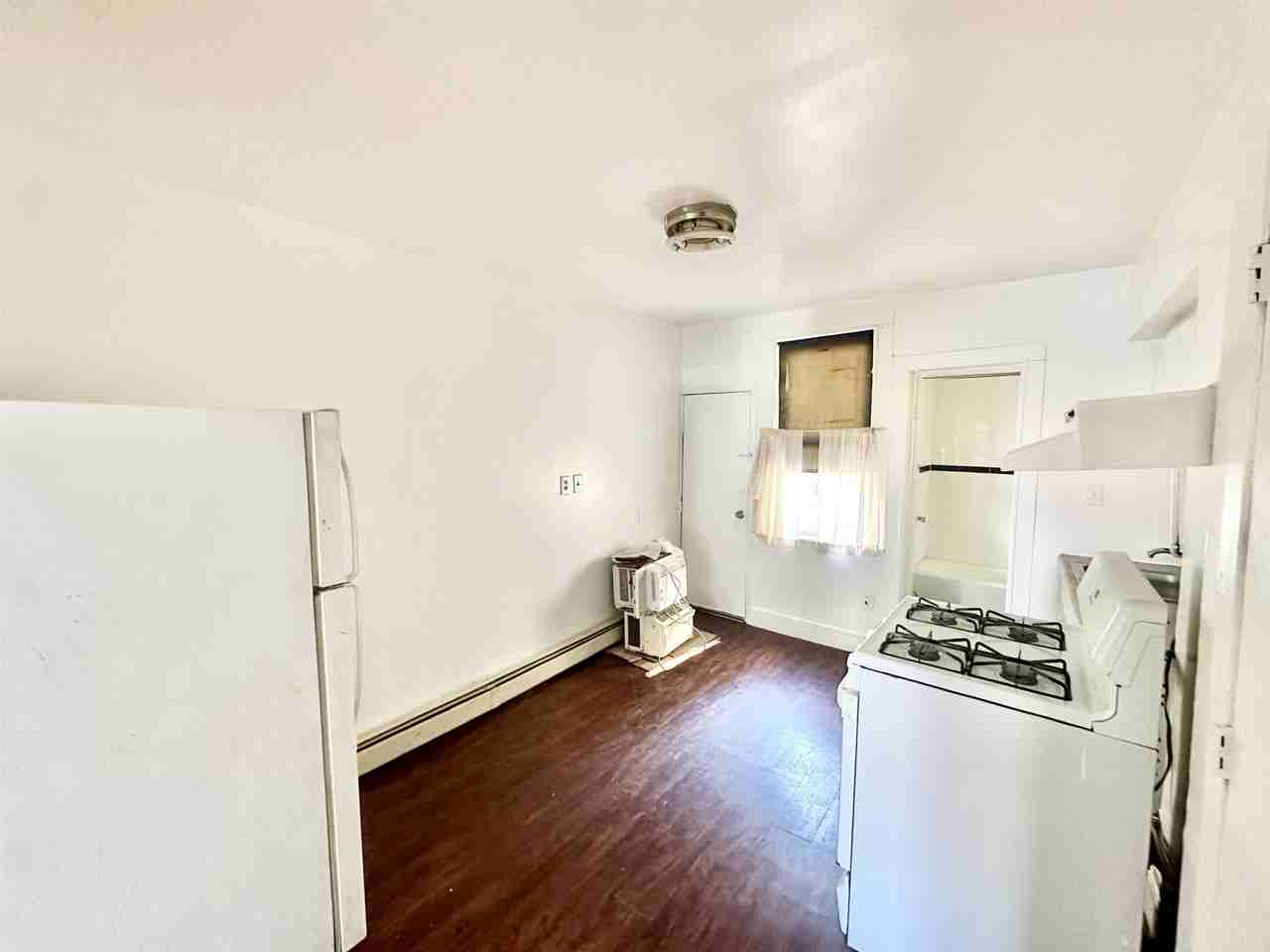 171 Van Winkle Ave #1F - Photo 4 of 8