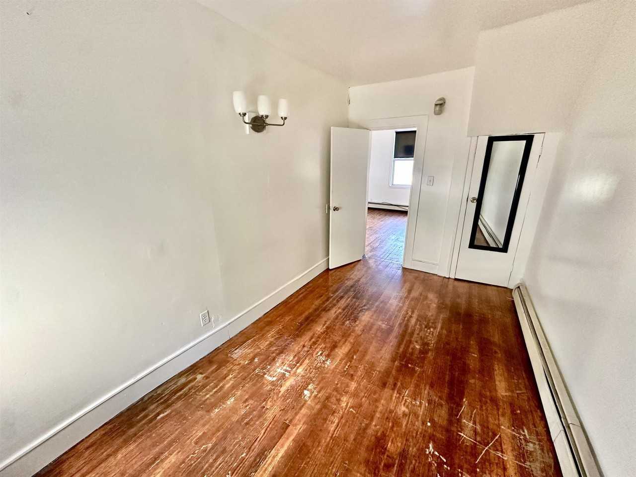 171 Van Winkle Ave #1F - Photo 5 of 8