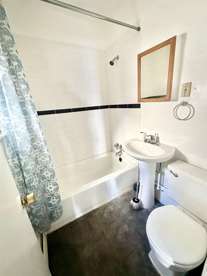 171 Van Winkle Ave #1F - Photo 7 of 8