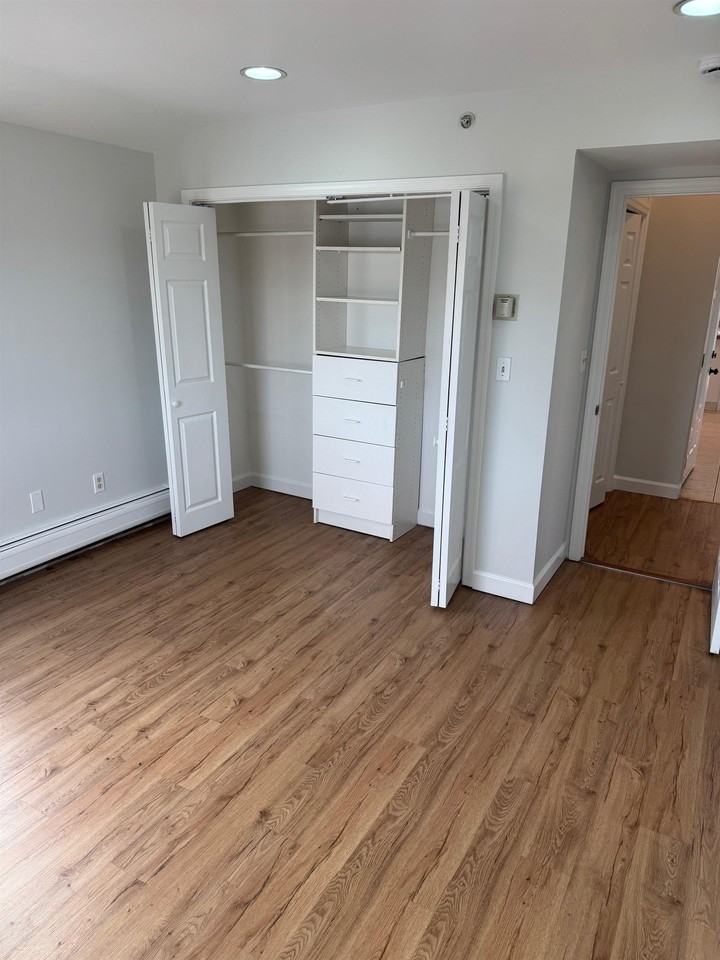 1319 73rd St #4 - Photo 5 of 13