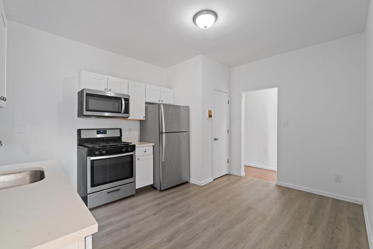 84 W 25th St #B2 - Photo 3 of 13