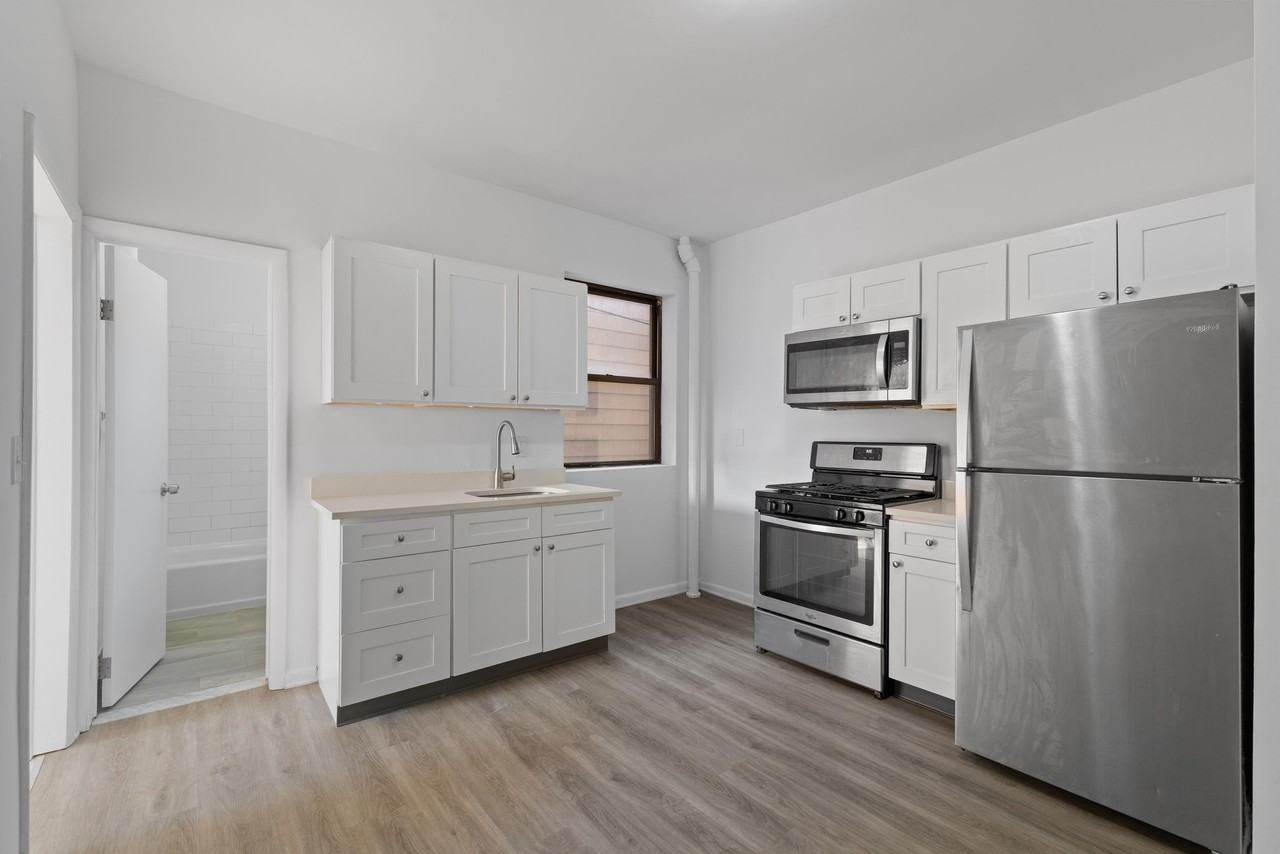 84 W 25th St #B2 - Photo 4 of 13