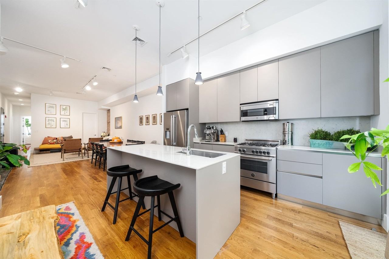 205 Washington St #3 - Photo 6 of 30