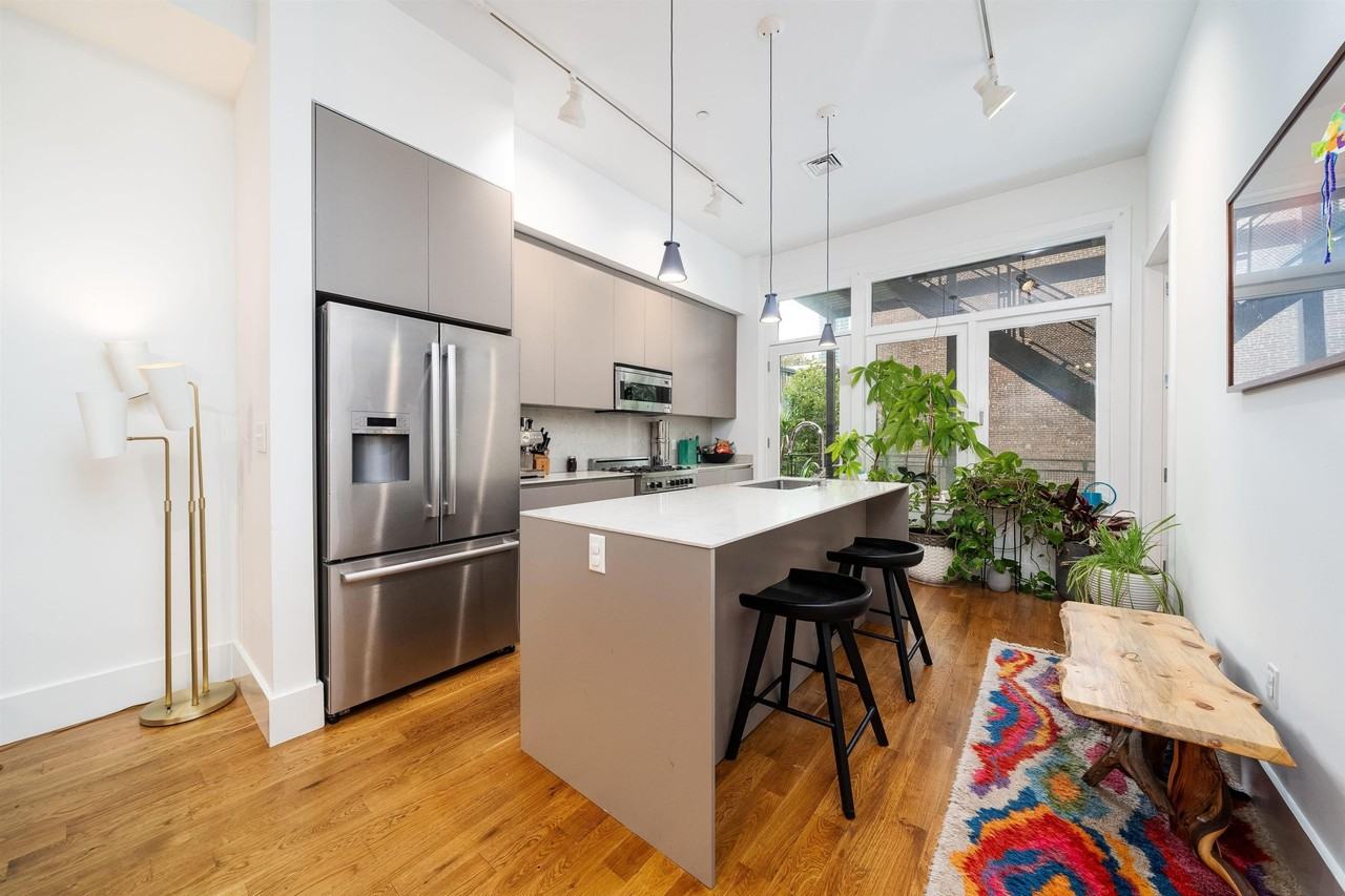 205 Washington St #3 - Photo 7 of 30