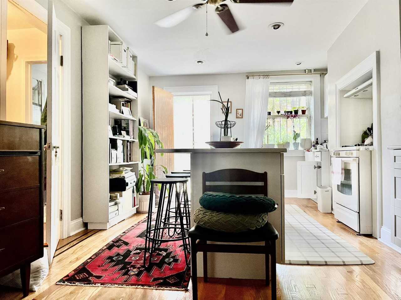 154 Mercer St #1 - Photo 6 of 14