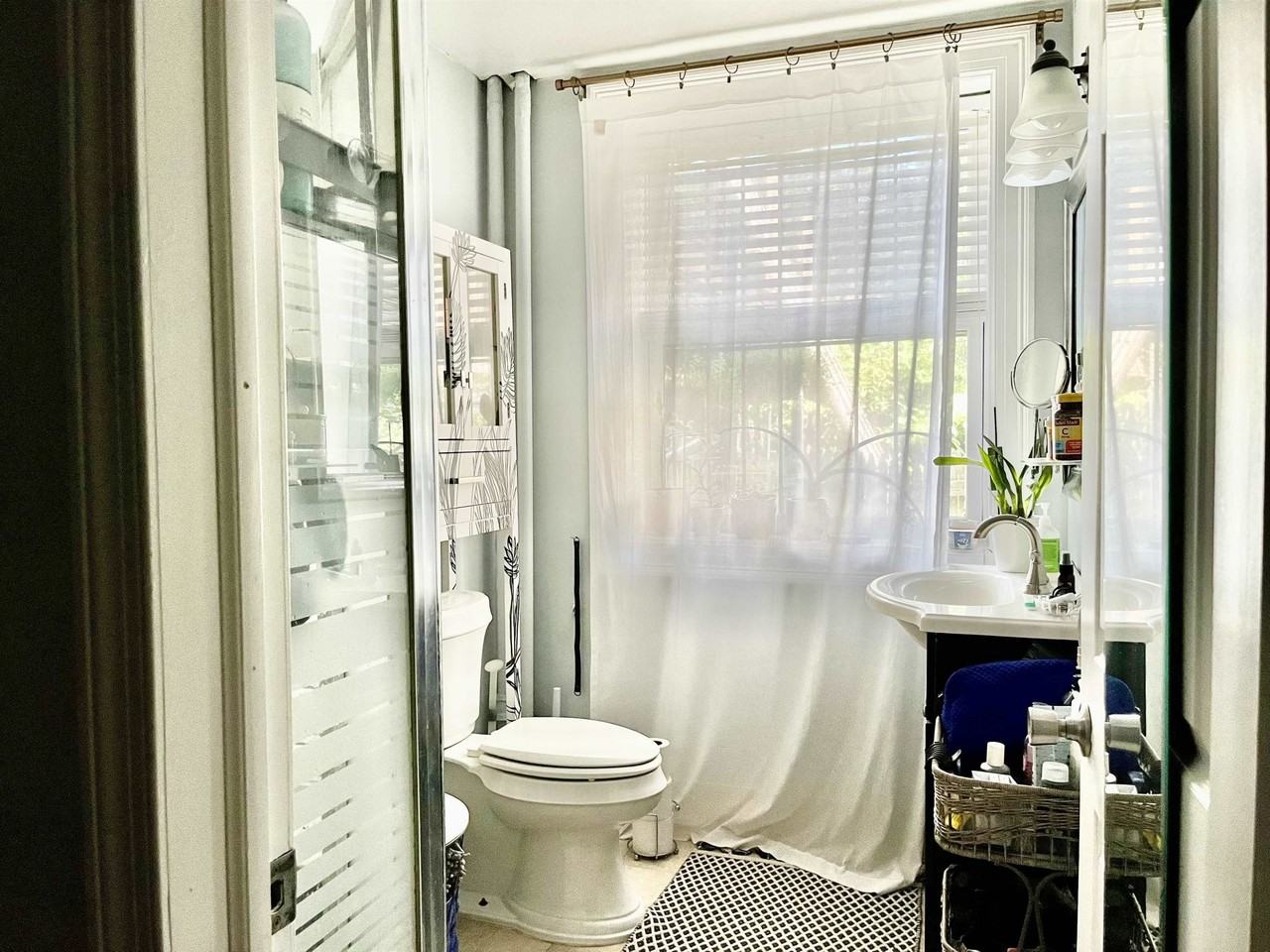 154 Mercer St #1 - Photo 7 of 14